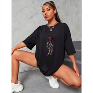 Camiseta Oversized Streetwear Mão de Caveira